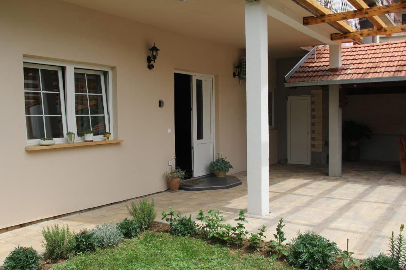 Apartman Lilium Knin Kültér fotó